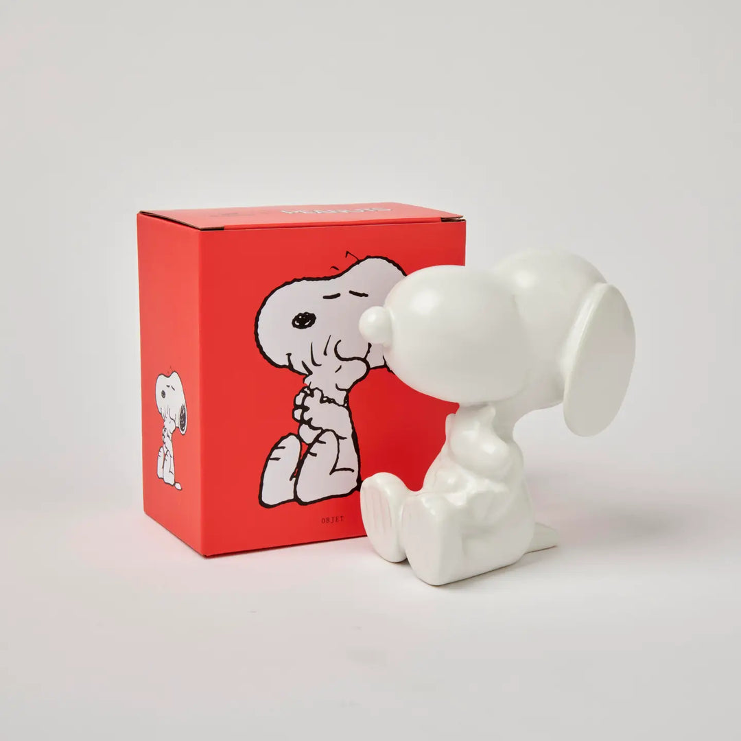 Peanuts Snoopy Hugs Figurine
