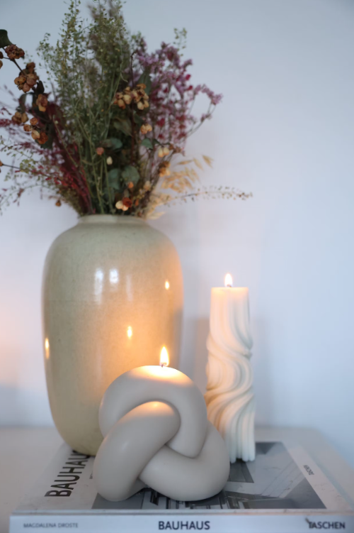 Le Beige Paris Turrene Bow Candle