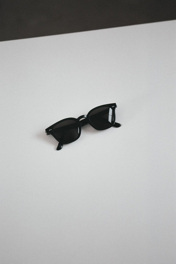 River Black/ Green Solid Lens