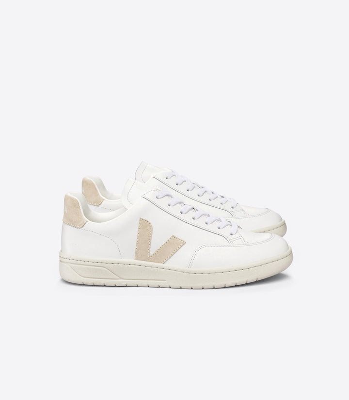 Veja V12 Extra White Sable (W)