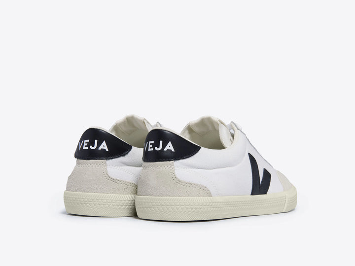 Veja Volley Canvas - White/Black
